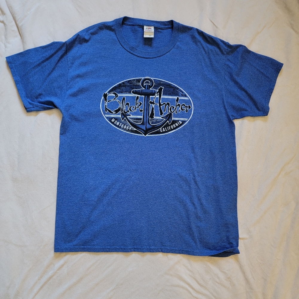 T-Shirt - Picture 2 of 3